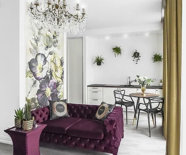 Four Luxury Flats 3* קובנה