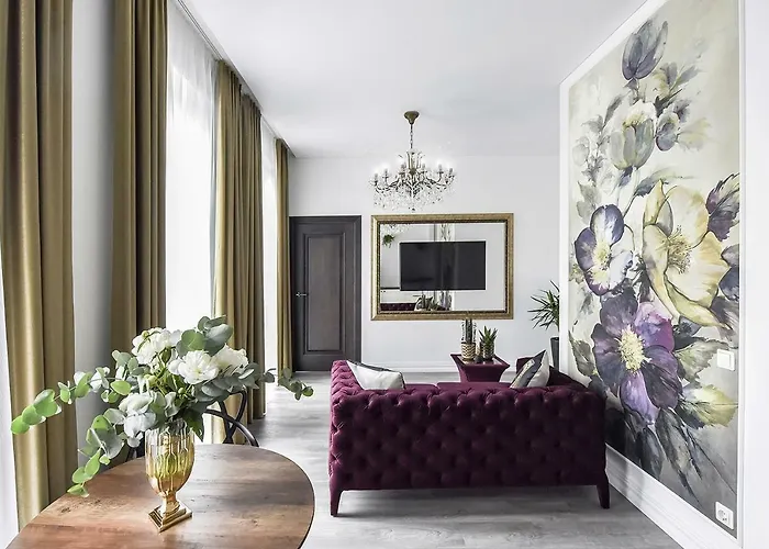 מלון דירות Four Luxury Flats 3*