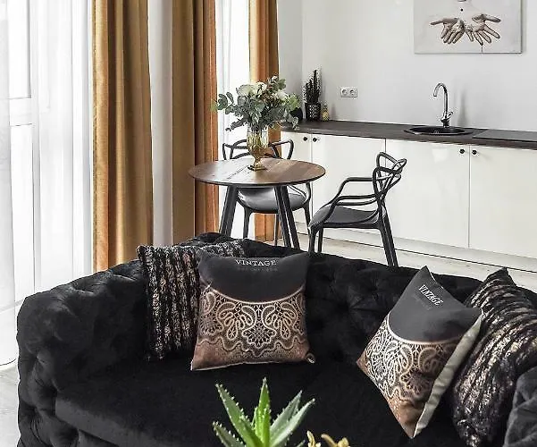 Four Luxury Flats 3*