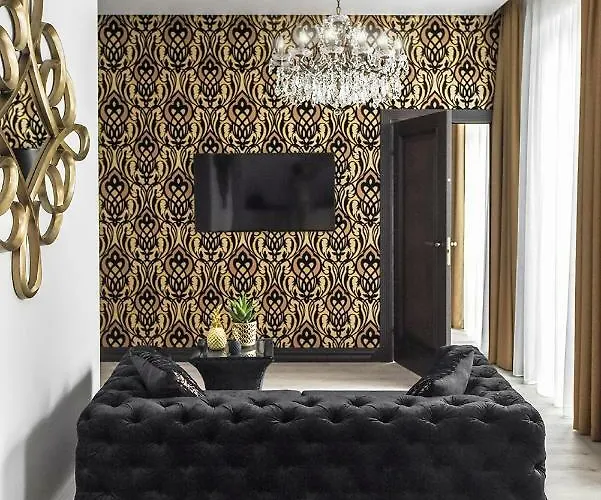 Four Luxury Flats מלון דירות