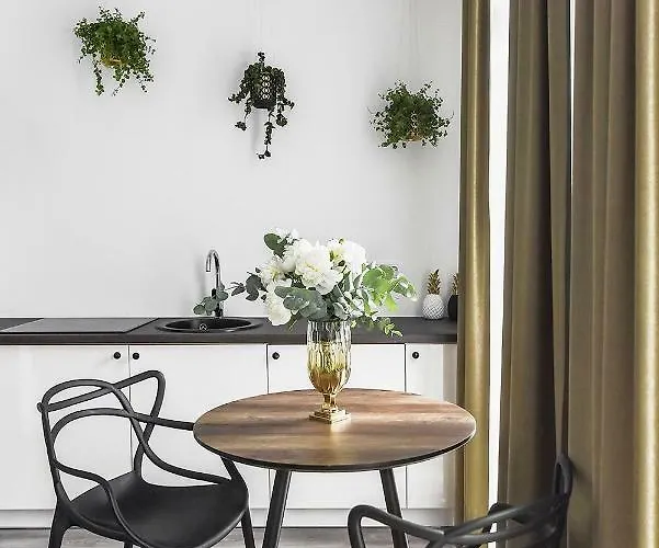 Four Luxury Flats 3*