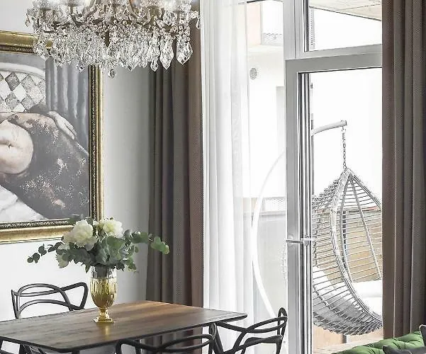 Four Luxury Flats 3*