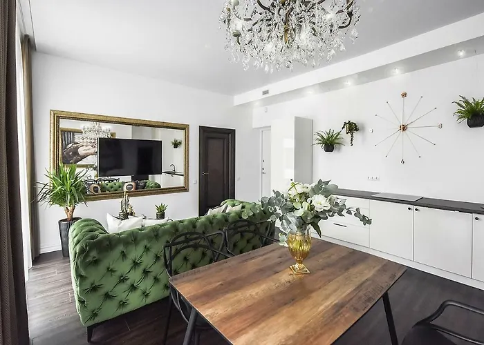 Four Luxury Flats 3* קובנה